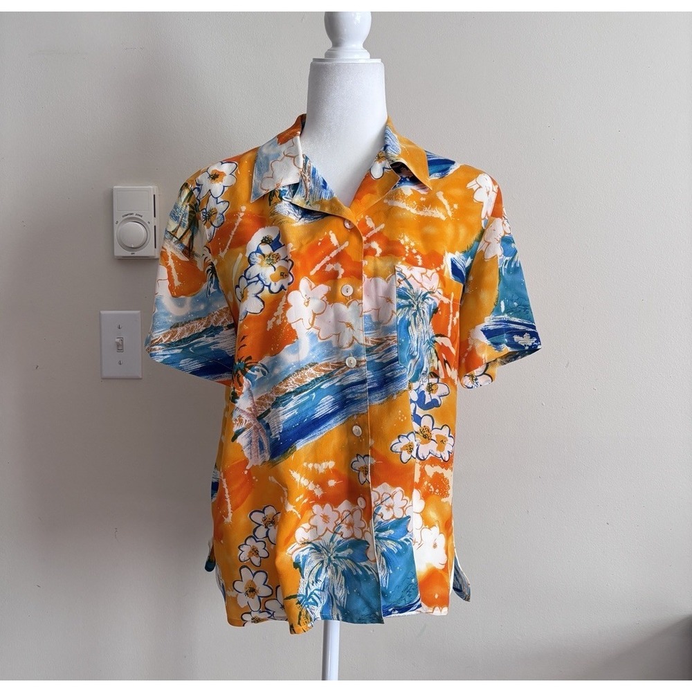 Real Clothes Saks Fifth Avenue Silk Hawaiian Shirtā Womens Small Petite Resort